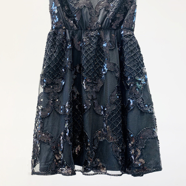 Rochie de dama stilata cu model croiat paiete in culoarea neagra