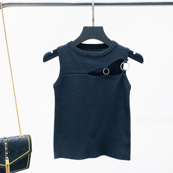 Γυναικείο μοντέρνο αμάνικο με μεταλλικό στοιχείο σε μπλε χρώμα