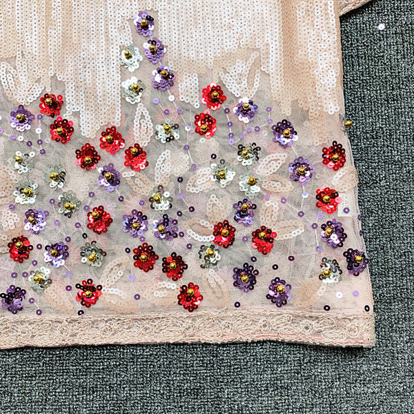 Μοντέρνα γυναικεία μπλούζα με ροζ πούλιες