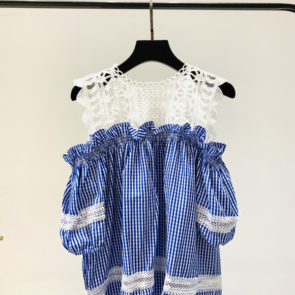 Καρό γυναικεία μπλούζα με γυμνούς ώμους μπλε και μαύρο χρώμα