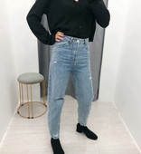 Blugi casual de dama de culoare albastru deschis cu motive rupte