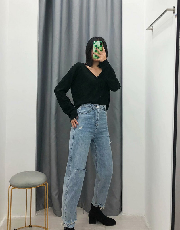 Blugi casual de dama de culoare albastru deschis cu motive rupte