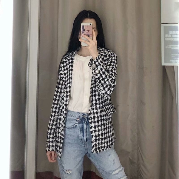 Geaca scurta in carouri cu buzunare fara inchidere