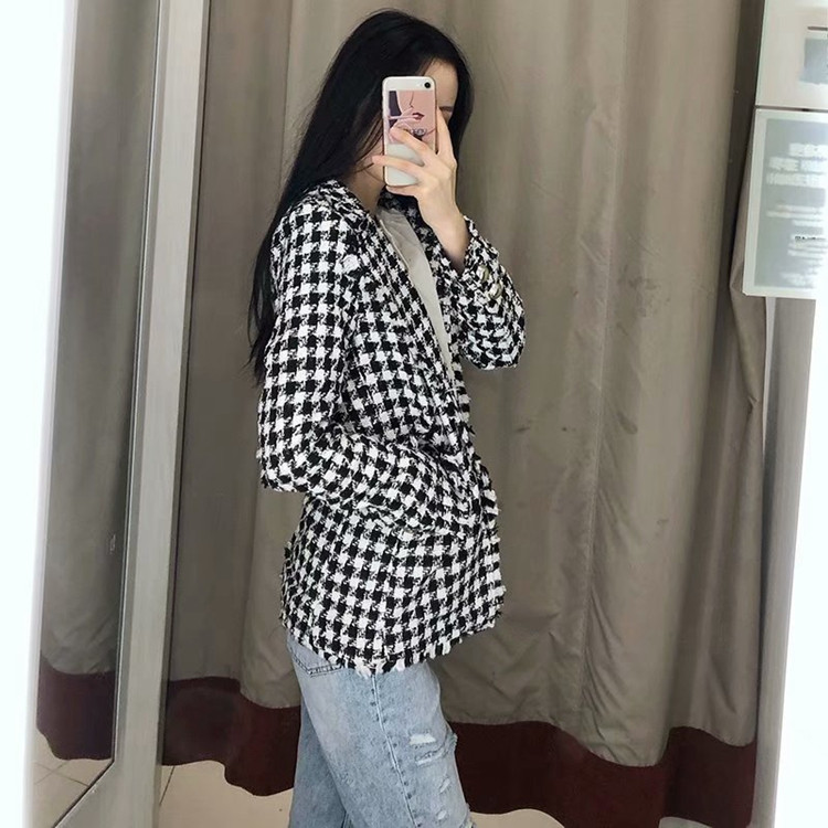 Geaca scurta in carouri cu buzunare fara inchidere