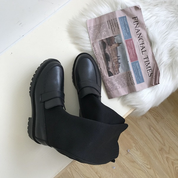 Νέες γυναικείες μπότες μοντέλου σε μαύρο οικολογικό δέρμα