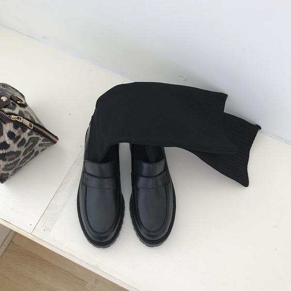 Νέες γυναικείες μπότες μοντέλου σε μαύρο οικολογικό δέρμα