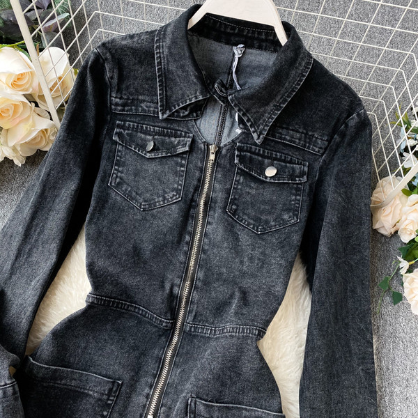 Γυναικεία ολόσωμη τζιν φόρμα  σε μαύρο χρώμα με φερμουάρ