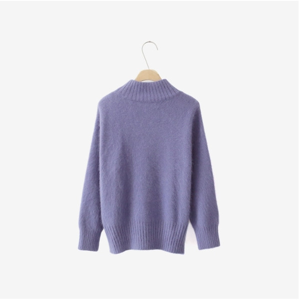 Pulover de damă moale cu guler semi-înalt în alb, galben, portocaliu și violet