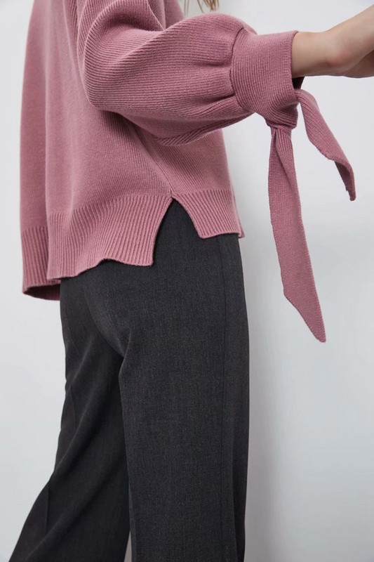 Pulover de dama cu guler inalt si cravate la maneca