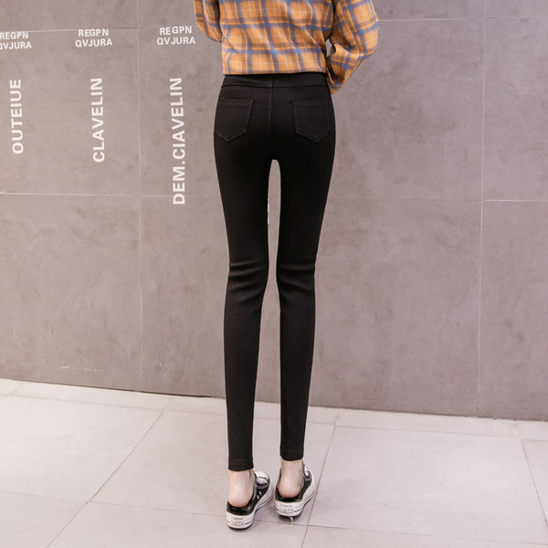 Új modell női nadrág Karcsú modell fekete színben