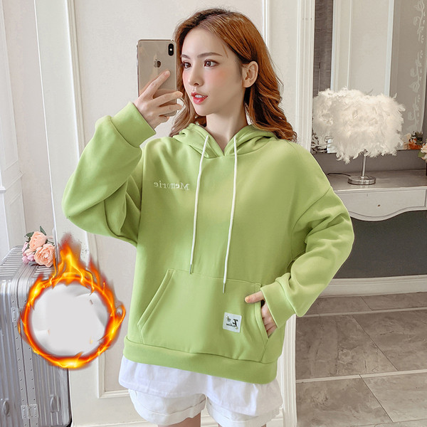 Modern női pulóver kapucnival és zsebbel több színben