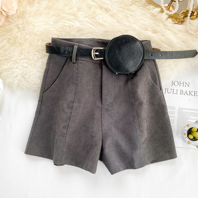 Pantaloni scurti de dama cu curea in mai multe culori