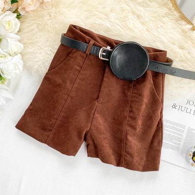 Pantaloni scurti de dama cu curea in mai multe culori