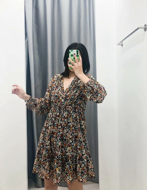 Rochie scurta dama cu decolteu adanc spitz - model croi