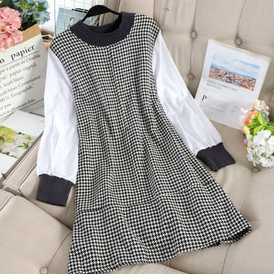 Rochie casual de dama cu maneci lungi si decolteu oval de culoare maro si negru