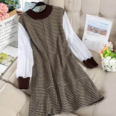 Rochie casual de dama cu maneci lungi si decolteu oval de culoare maro si negru