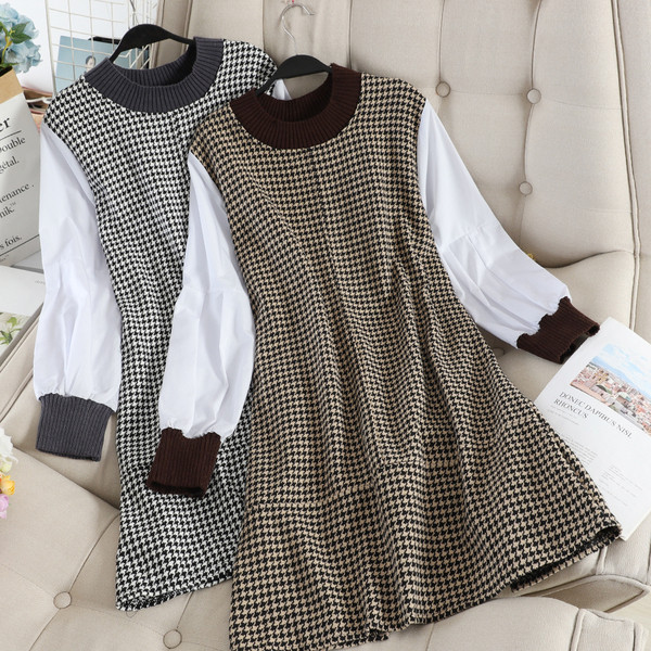 Rochie casual de dama cu maneci lungi si decolteu oval de culoare maro si negru