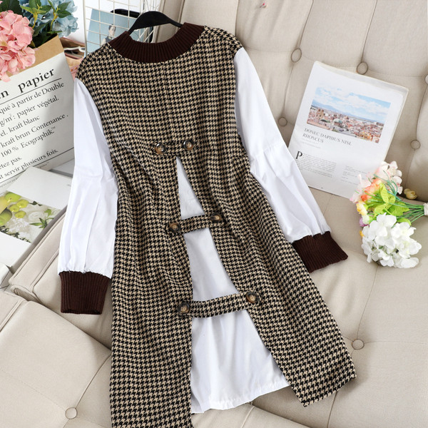 Rochie casual de dama cu maneci lungi si decolteu oval de culoare maro si negru