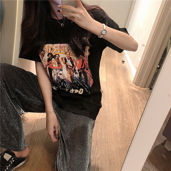 Tricou dama cu aplicatie de culoare in alb si negru