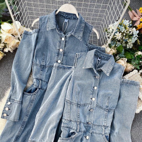 Salopeta de dama lunga din denim cu umerii goi in doua culori