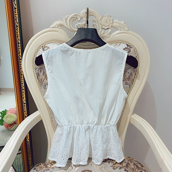 Maieu de damă cu decolteu spitz și nasturi în roz și galben