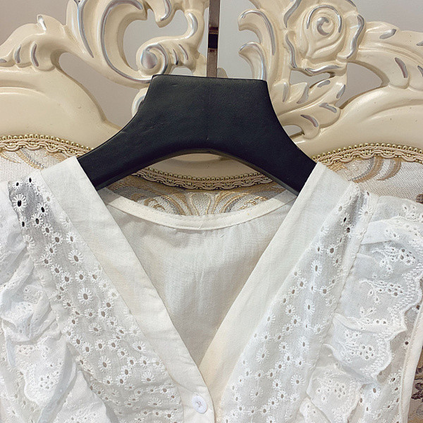 Maieu de damă cu decolteu spitz și nasturi în roz și galben