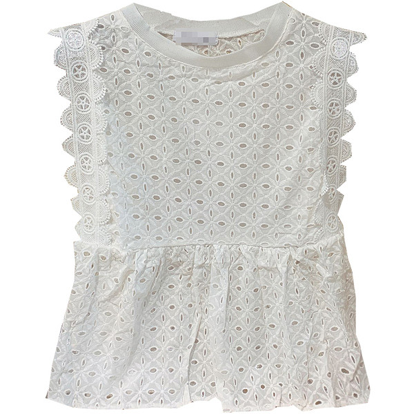 Bluză de damă cu decolteu rotund și dantelă în culoarea albă