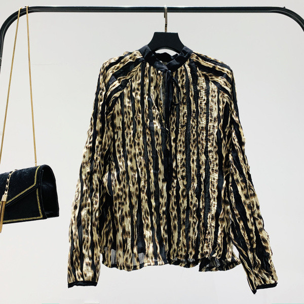 Cămașă de damă cu decolteu rotund model larg de culoare aurie