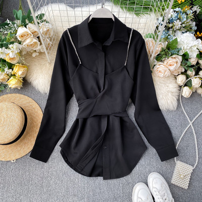 Cămașă modernă de damă cu guler și pietre de decor în alb și negru