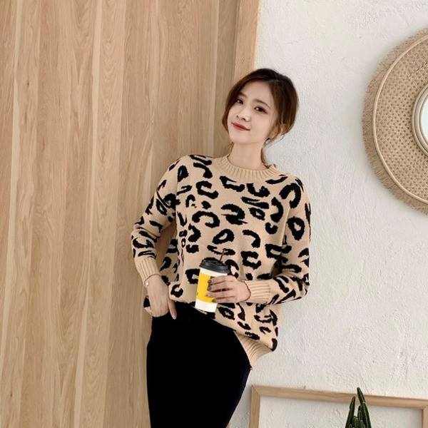 Pulover casual dama de culoare bej cu animal print