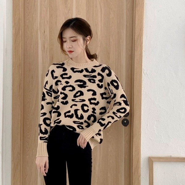 Pulover casual dama de culoare bej cu animal print