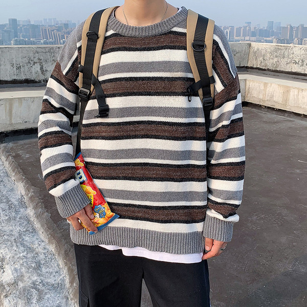 Pulover bărbătesc cu dungi cu decolteu oval în verde și maro