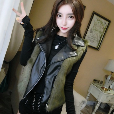 Vesta de puf de dama de culoare verde cu guler din imitatie de piele