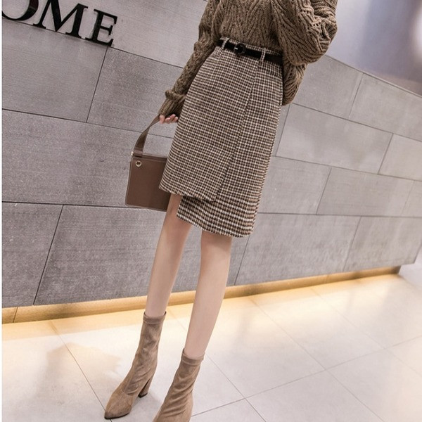 Fusta de dama asimetrica model nou cu curea in negru si maro