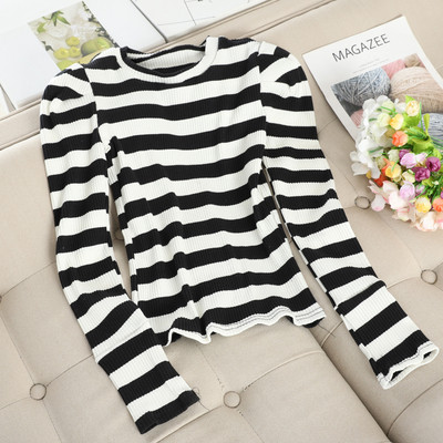 Bluză casual de damă în dungi, cu decolteu O