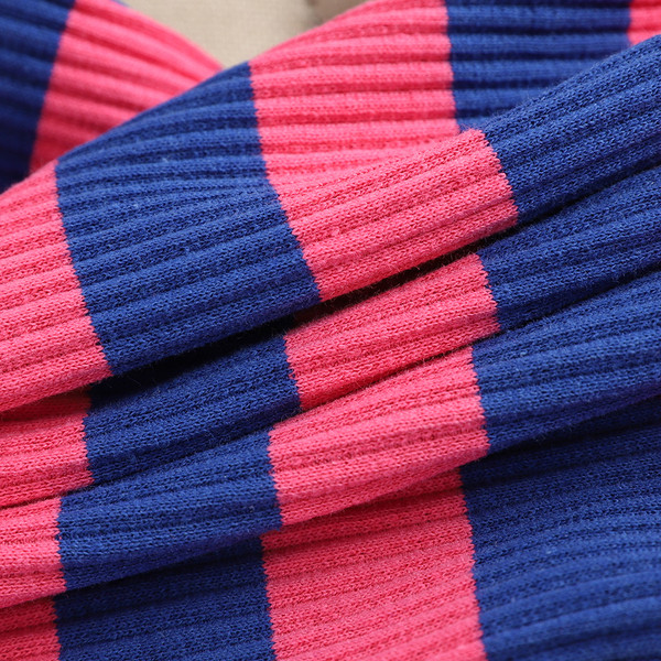 Bluză casual de damă în dungi, cu decolteu O