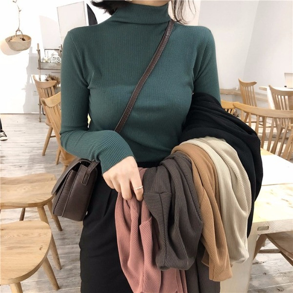 Bluză de damă cu guler polo în mai multe culori diferite