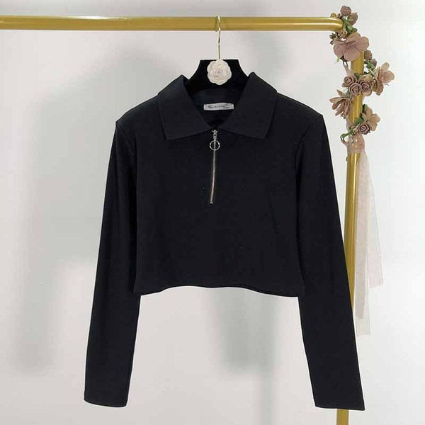 Bluza scurta de dama cu fermoar si guler clasic in alb si negru