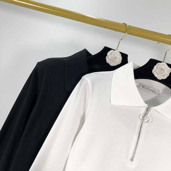 Bluza scurta de dama cu fermoar si guler clasic in alb si negru