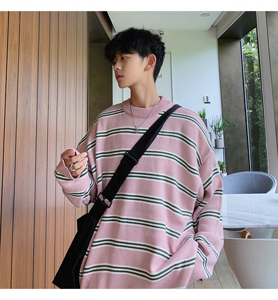 Pulover bărbătesc lat cu dungi în roz, albastru și negru