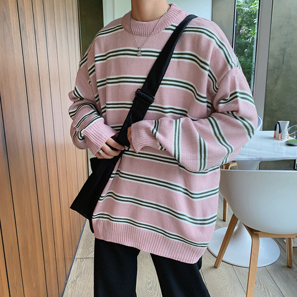 Pulover bărbătesc lat cu dungi în roz, albastru și negru