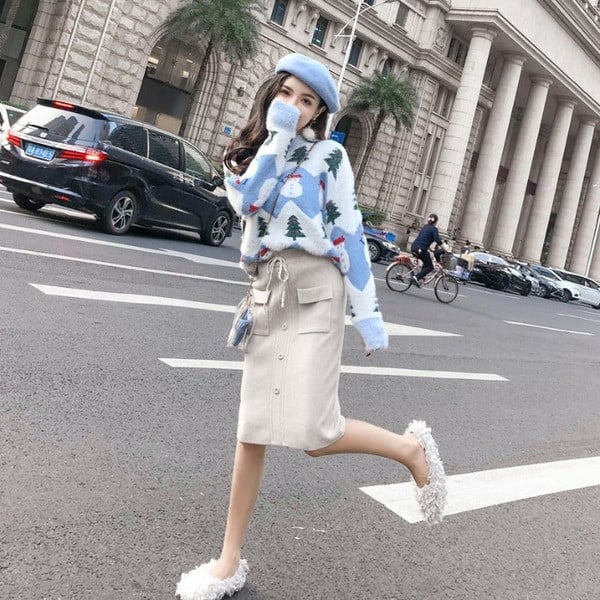 Pulover de dama modern in albastru si roz