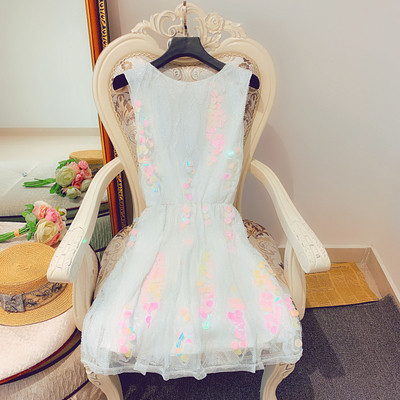 Stílusos női ruha flitterekkel, több színben