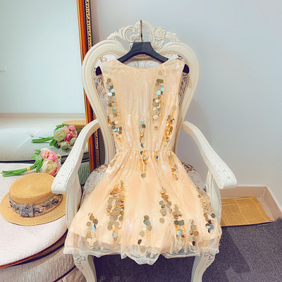 Stílusos női ruha flitterekkel, több színben