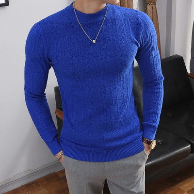 Bluza barbateasca moderna cu decolteu oval - model montat