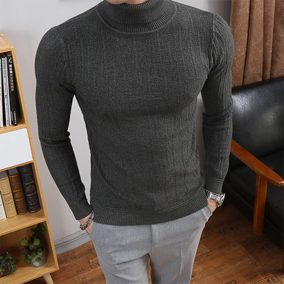 Bluza barbateasca moderna cu decolteu oval - model montat