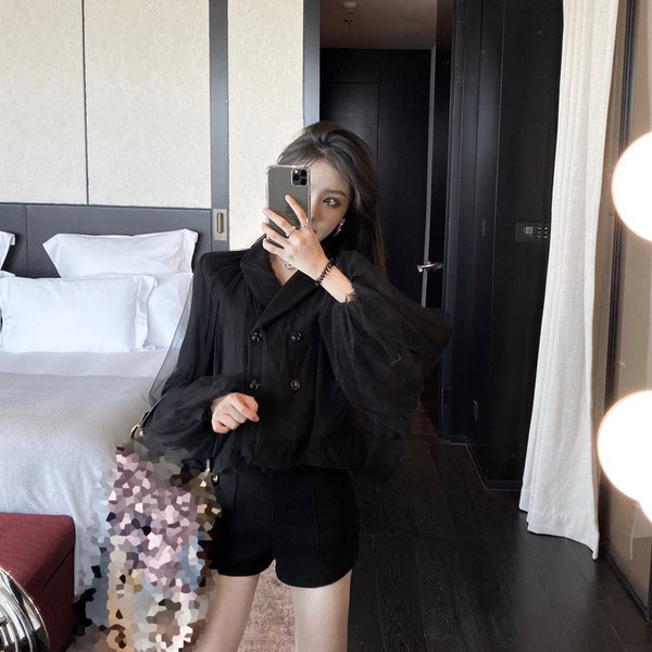 Geaca scurta de dama in negru cu tul