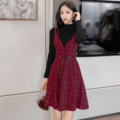 Set dama model nou din doua piese rochie in carouri cu decolteu spitz + pulover