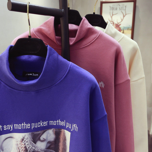 Hanorac casual dama cu guler inalt si imprimeu in mai multe culori