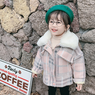 Model nou de geaca de iarna in carouri pentru copii cu puf la guler